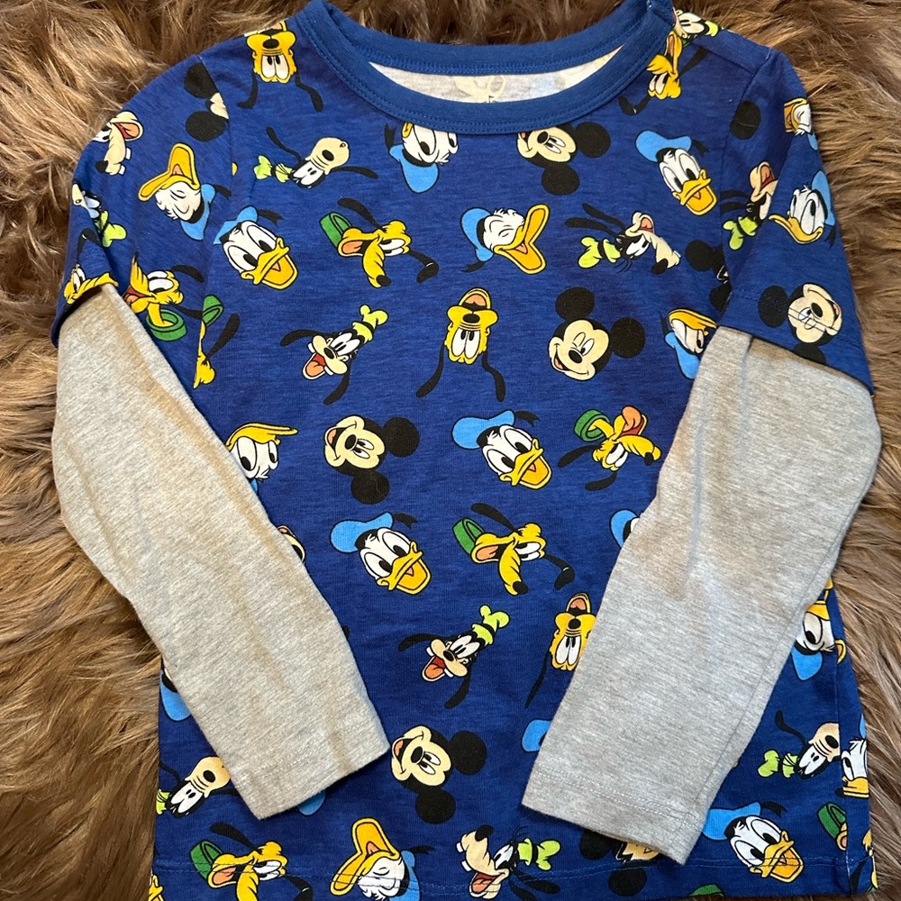 Disney character long sleeve shirt 🐭